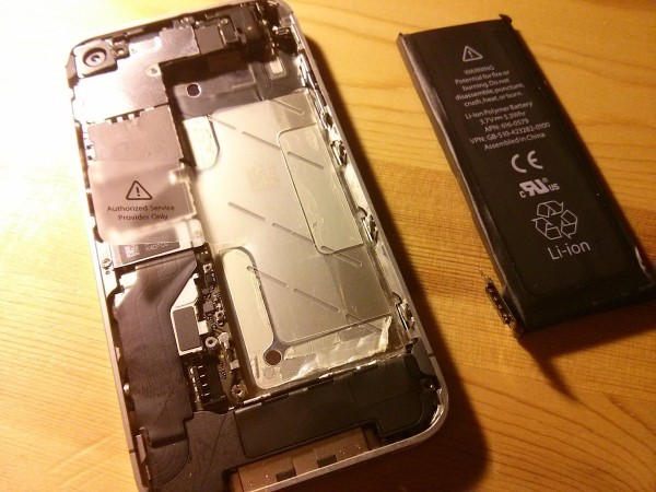 Ein iPhone 4S aufgemacht