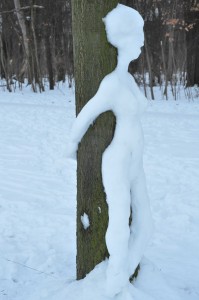 Schneefrau am Baum 2 (seitlich)